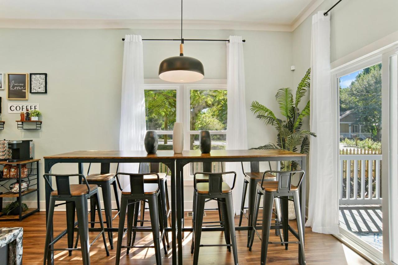 Sun Lit Modern Home With Good Vibes And Lots Of Coffee - Designedbydom Atlanta Exterior foto