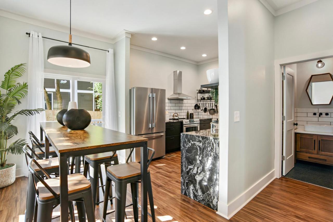 Sun Lit Modern Home With Good Vibes And Lots Of Coffee - Designedbydom Atlanta Exterior foto